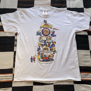 Vintage FAO Schwarz Fifth Avenue Graphic Tee Shirt. XL. Single Stitch. Cotton.